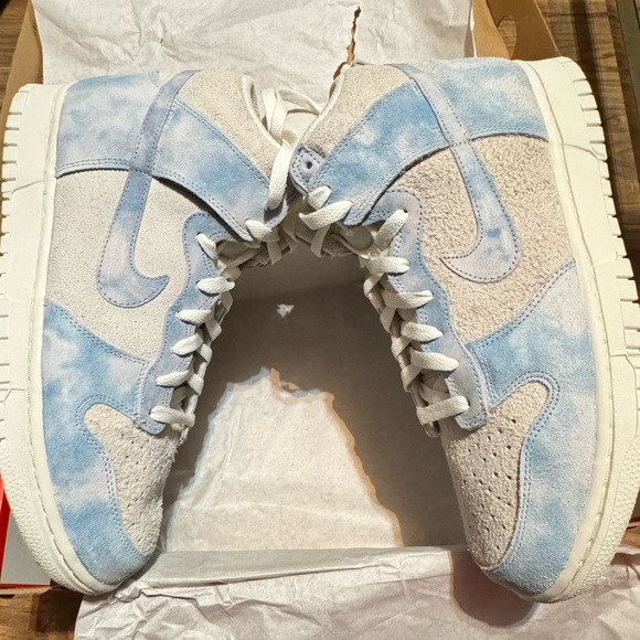 Nike Dunks - Picture 5 of 10